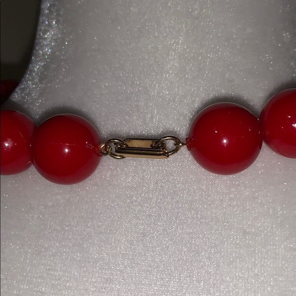 Vintage large red bead necklace - Picture 4 of 5